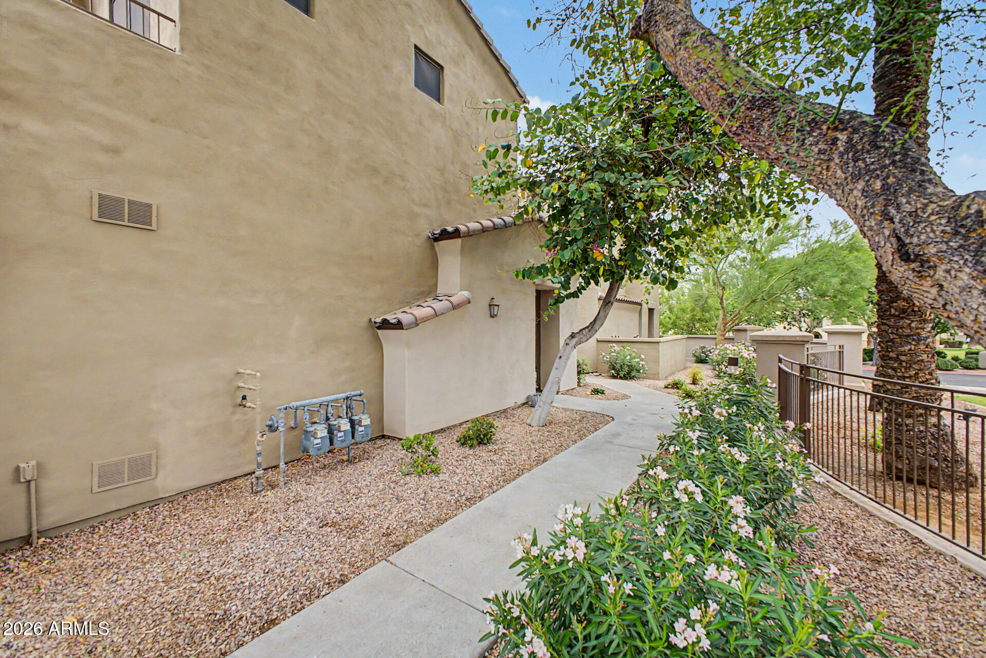 3131 E LEGACY Drive 2001