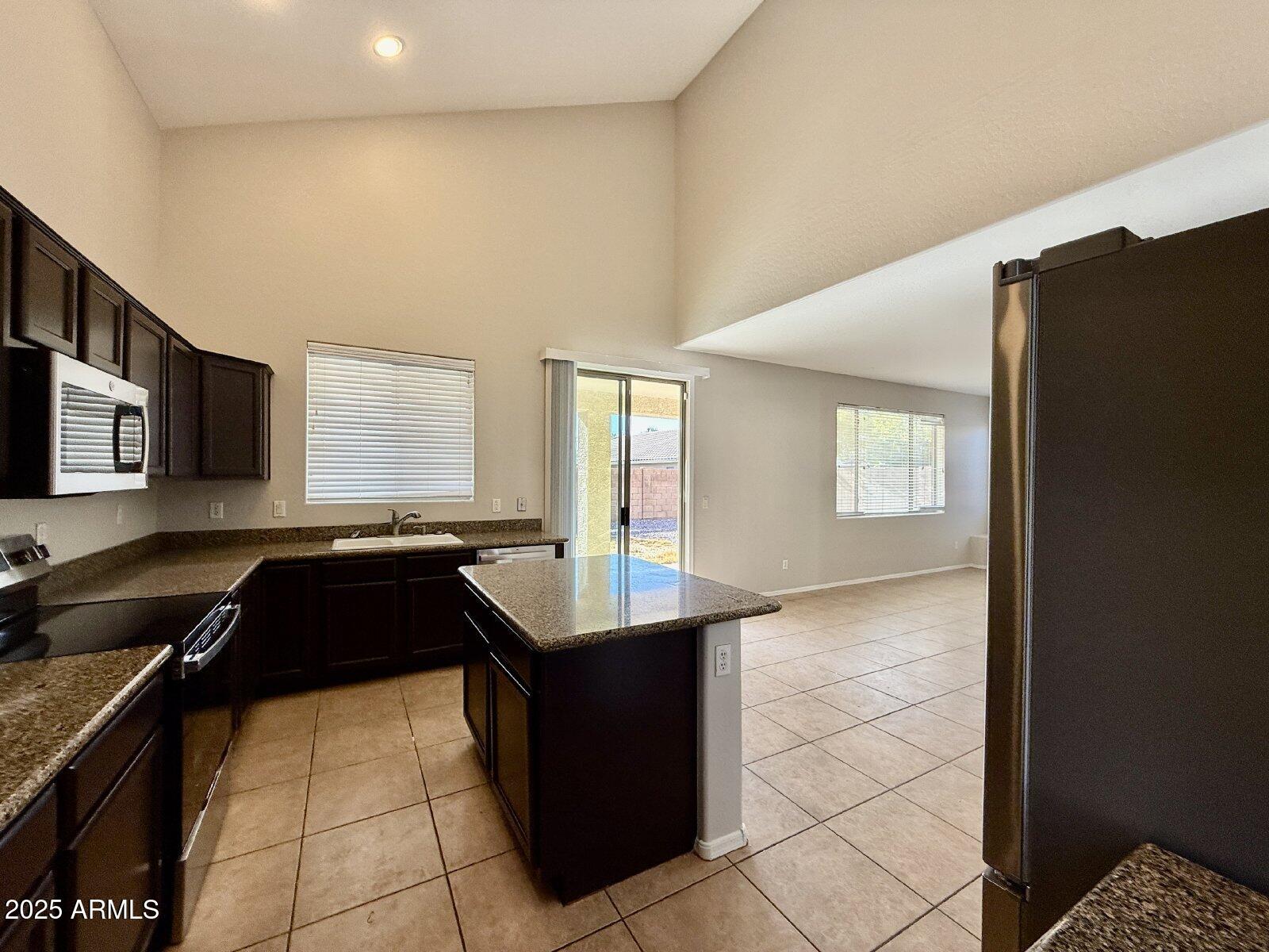 3361 E PINOT NOIR Avenue