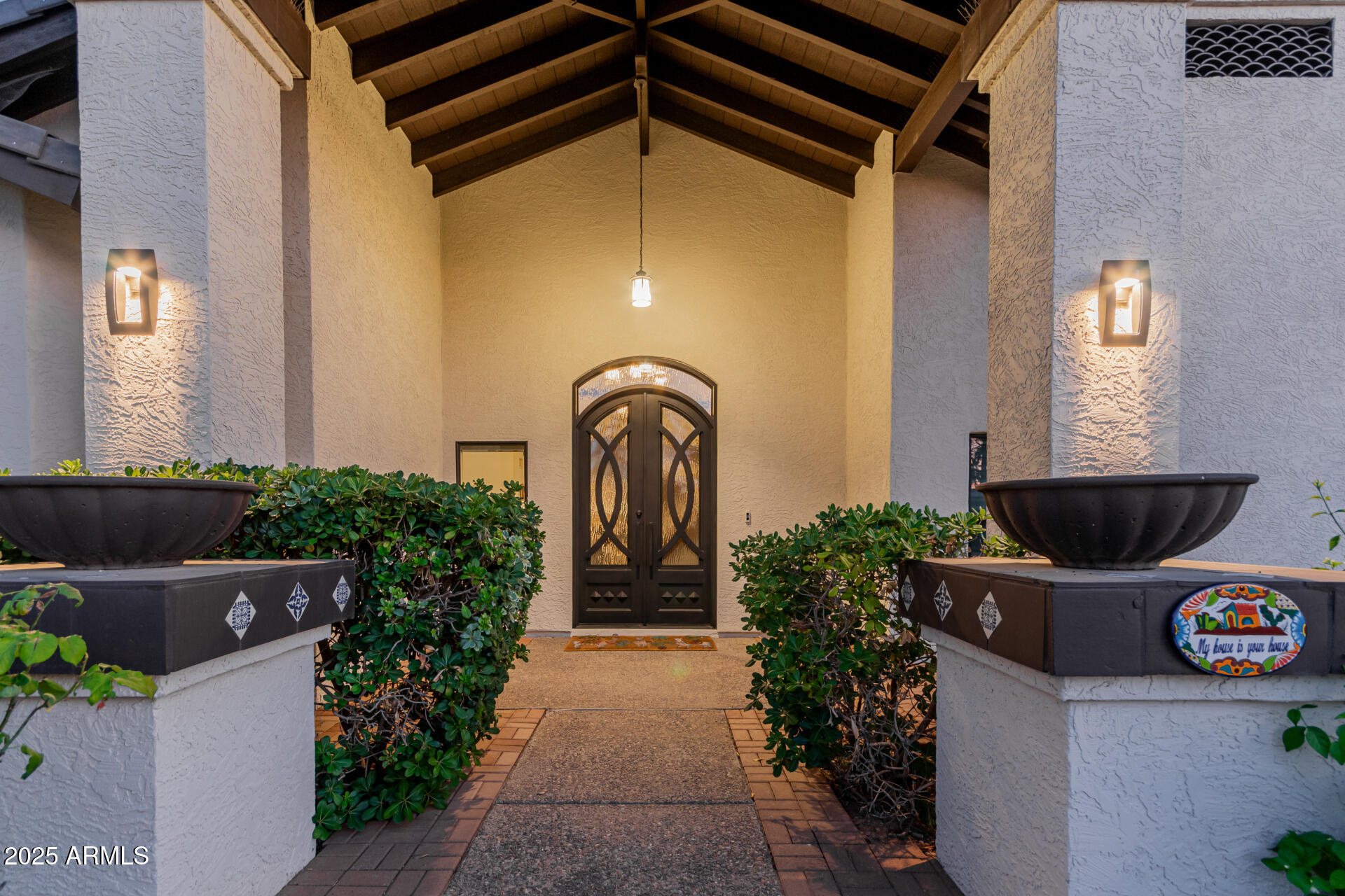 9921 E DOUBLETREE RANCH Road