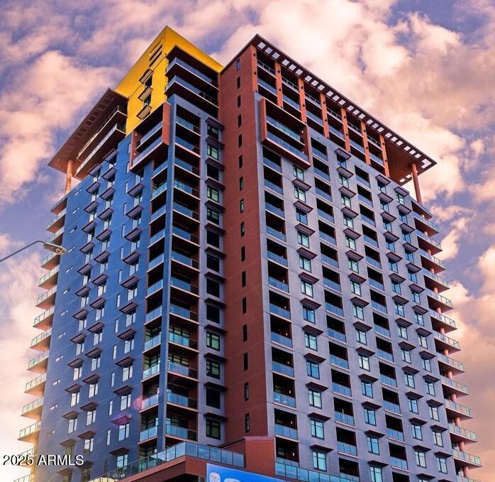 310 S 4th Street Unit 605