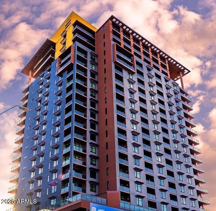 310 S 4th Street Unit 605