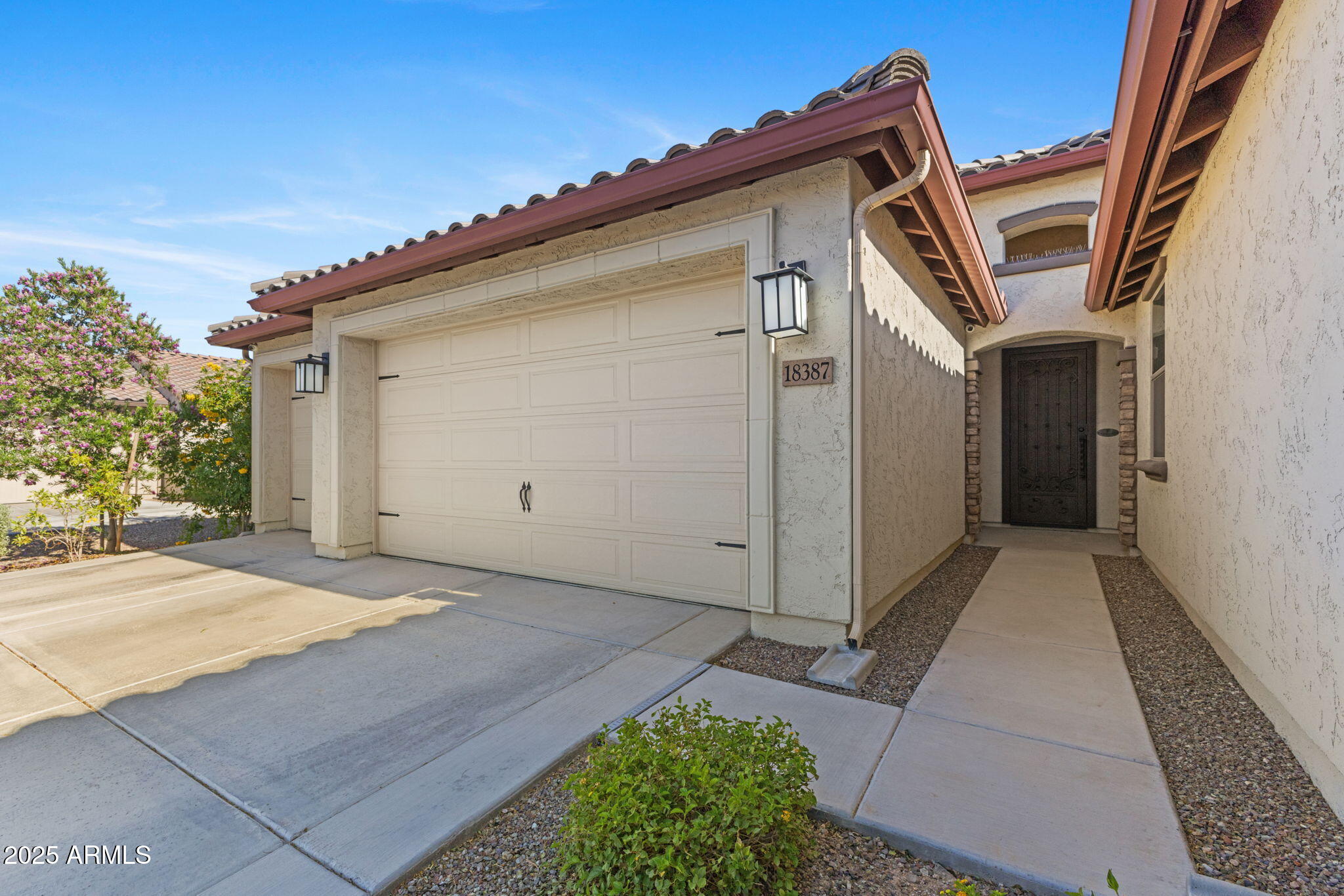 18387 W MOUNTAIN SKY Avenue