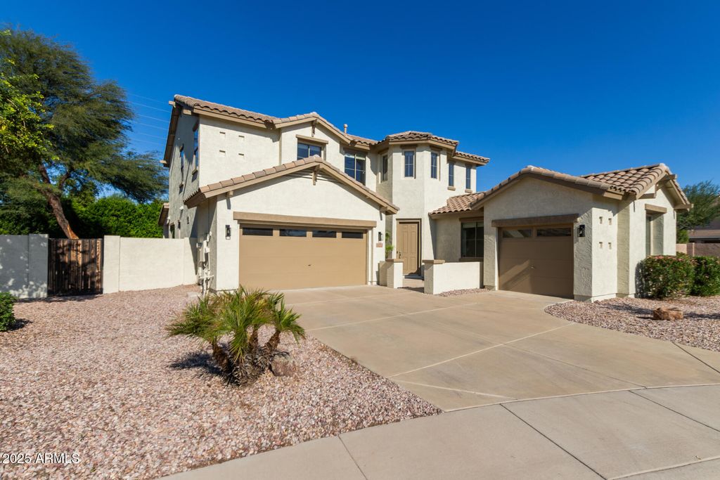 Photo of 2162 E Yellowstone Place, Chandler, AZ 85249 (MLS # 6951765)