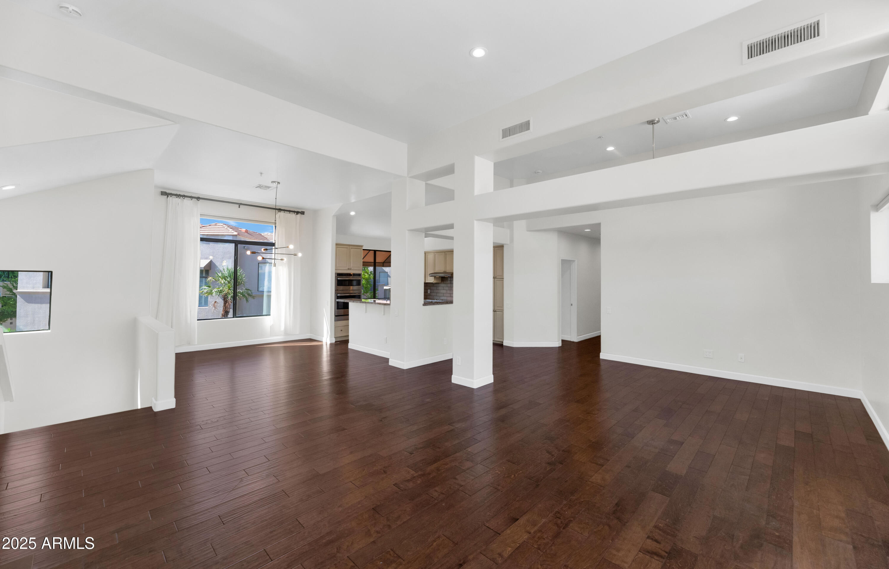 8989 N GAINEY CENTER Drive 211