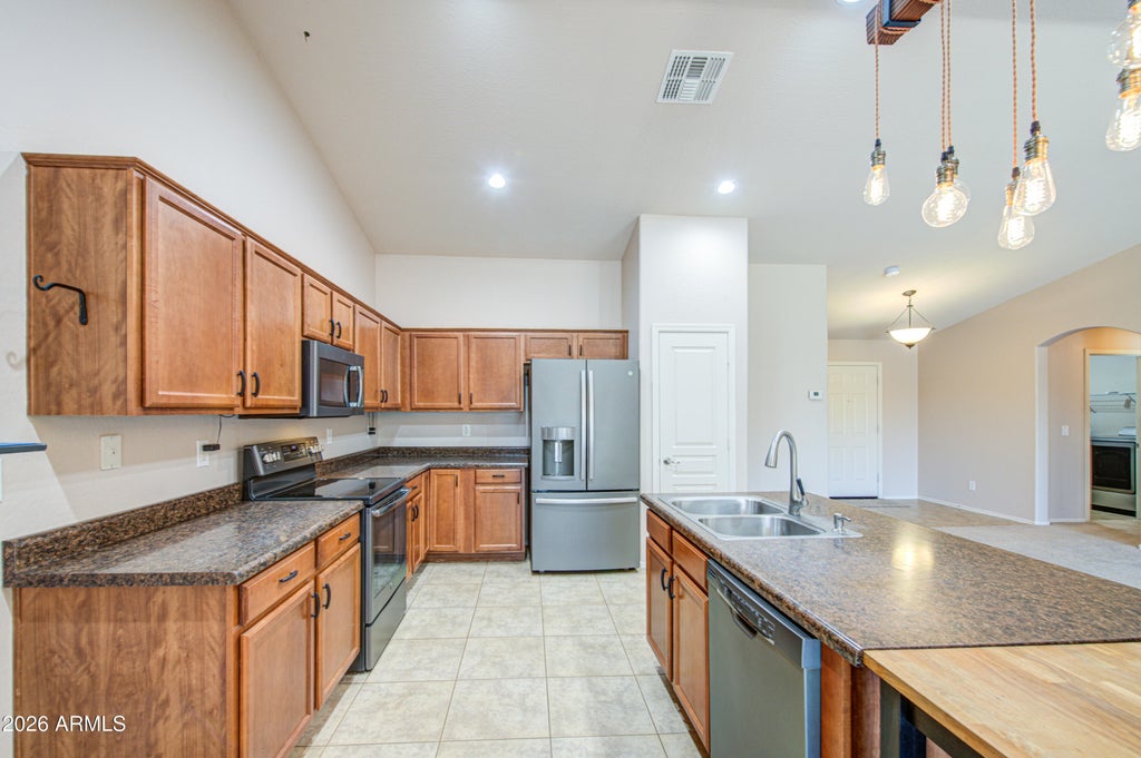 Photo of 1243 W Castle Drive, Casa Grande, AZ 85122 (MLS # 7086912)