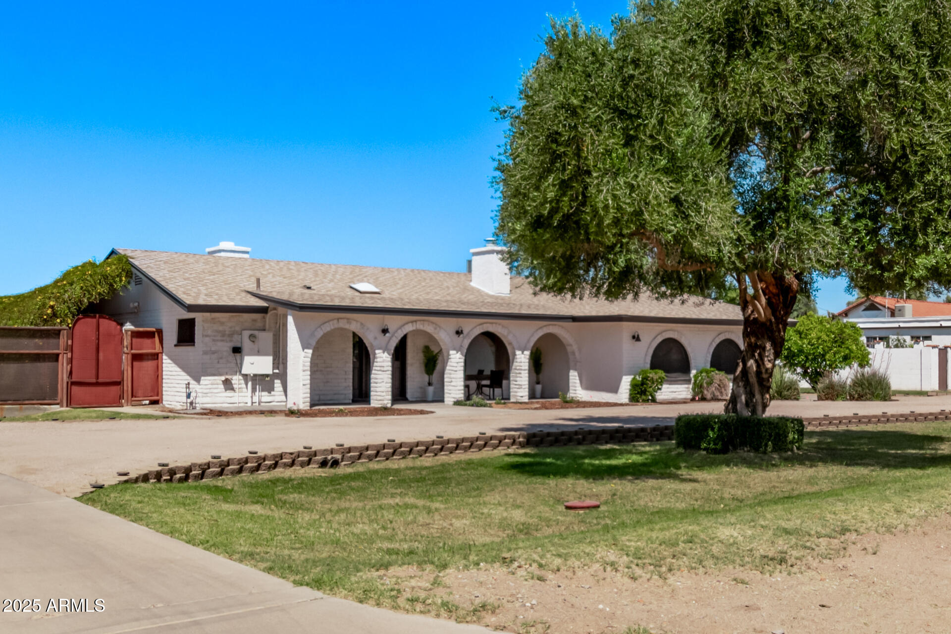 368 E CAMPBELL Road