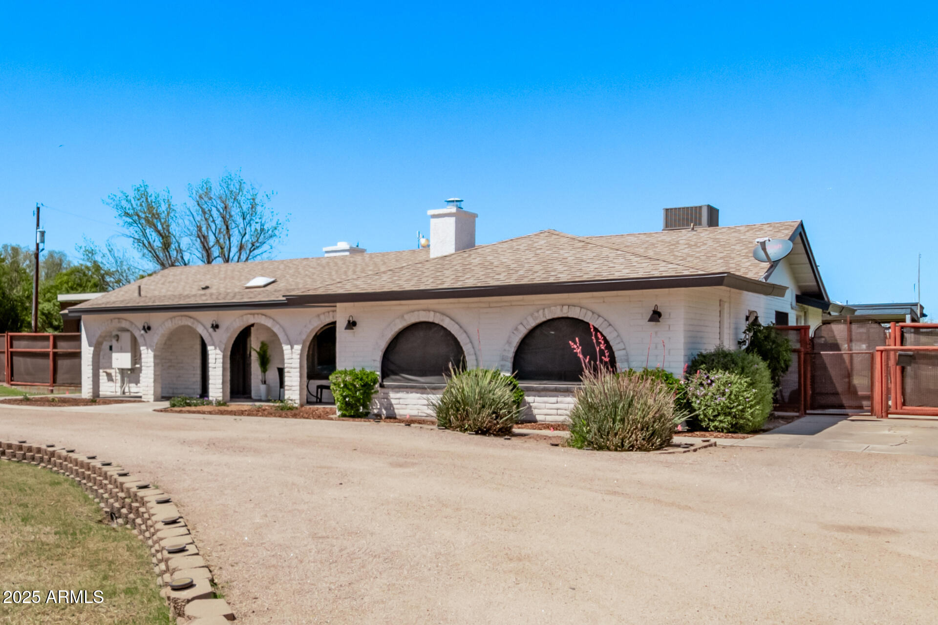 368 E CAMPBELL Road