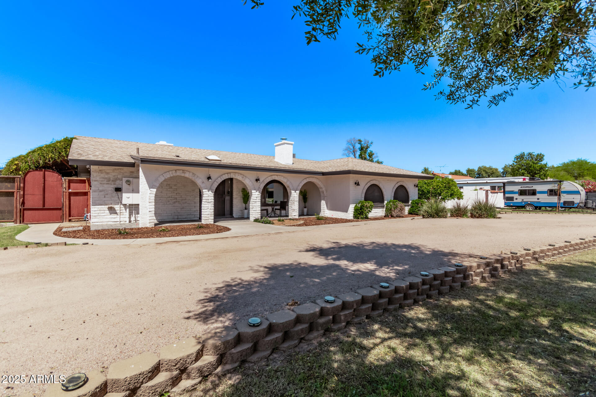 368 E CAMPBELL Road