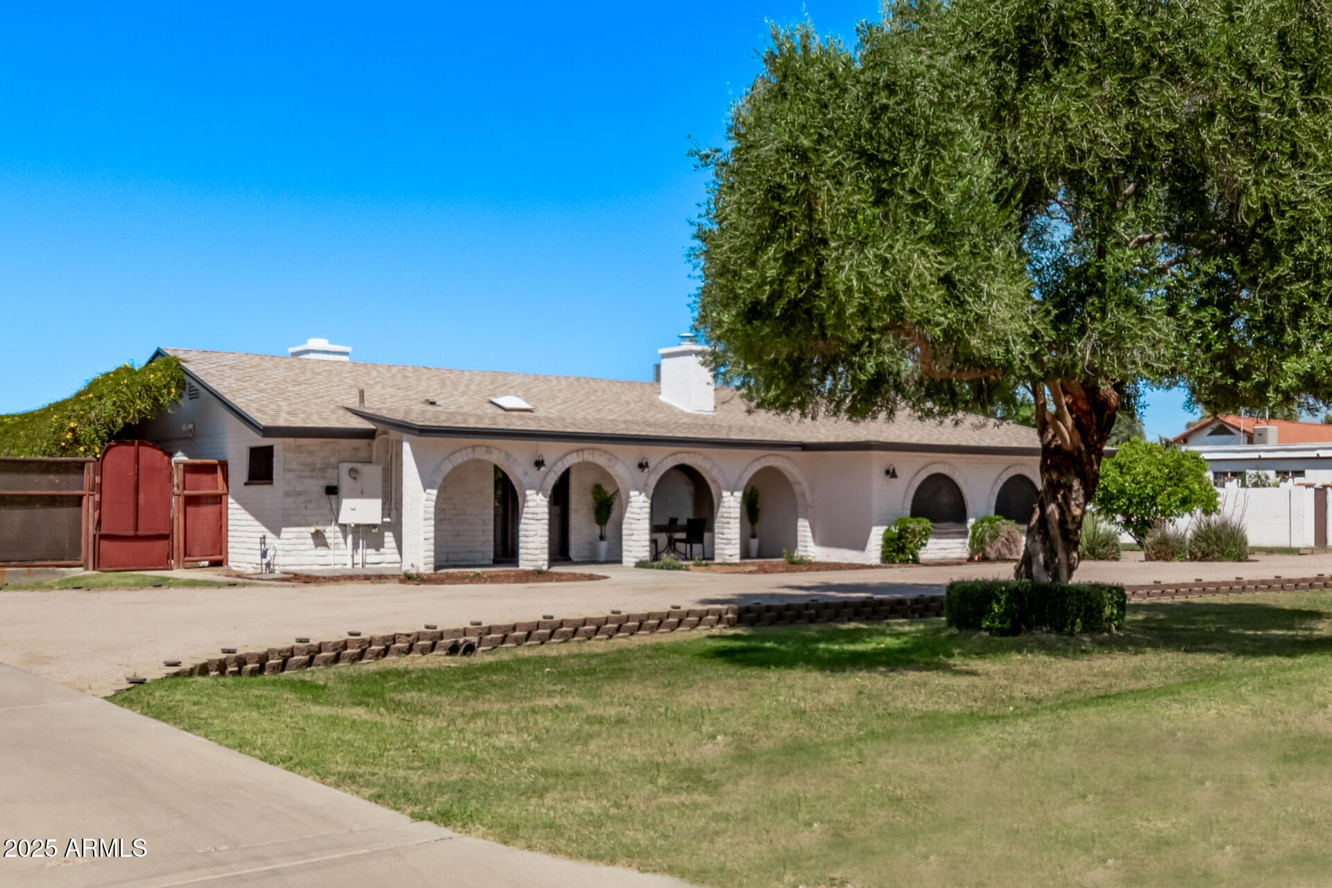 368 E CAMPBELL Road