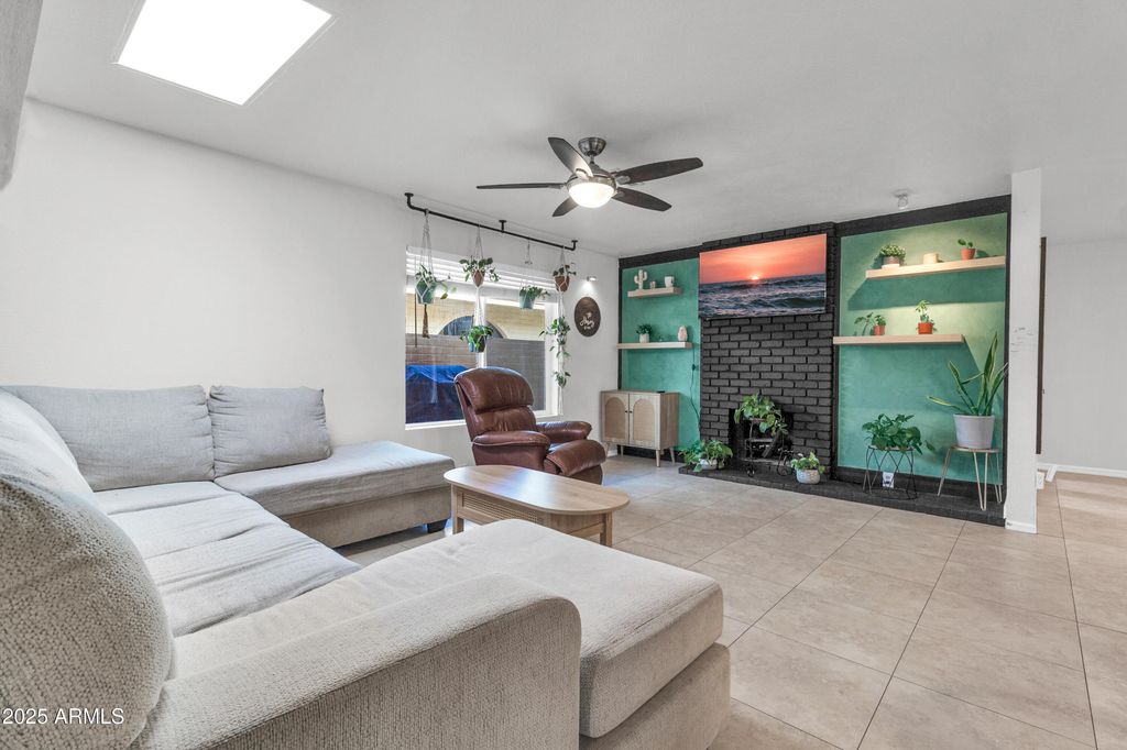 Photo of 320 W Laguna Drive, Tempe, AZ 85282 (MLS # 6958139)