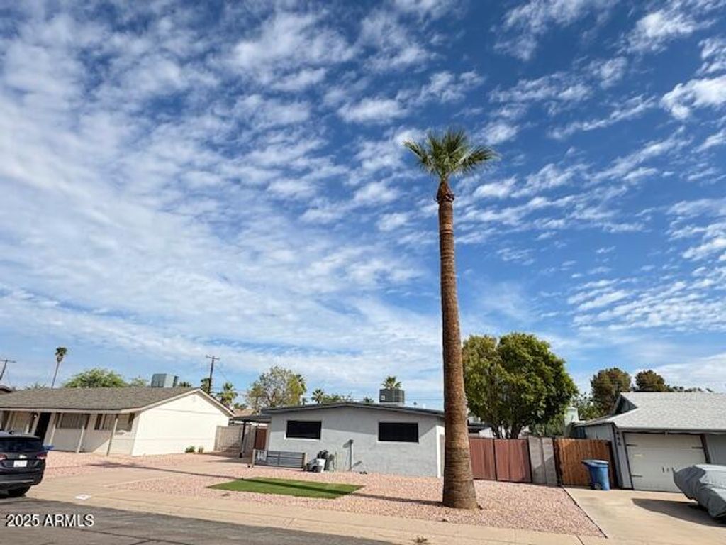 Photo of 440 E Beatryce Street, Tempe, AZ 85288 (MLS # 6915409)