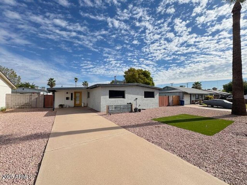 Photo of 440 E Beatryce Street, Tempe, AZ 85288 (MLS # 6915409)