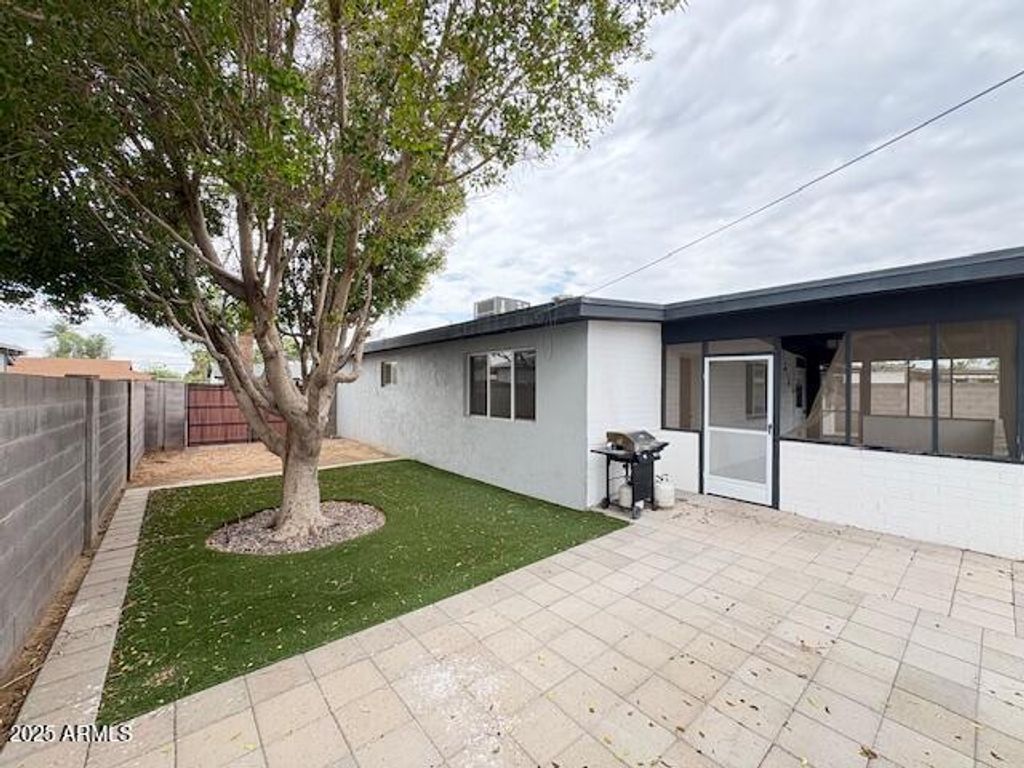 Photo of 440 E Beatryce Street, Tempe, AZ 85288 (MLS # 6915409)