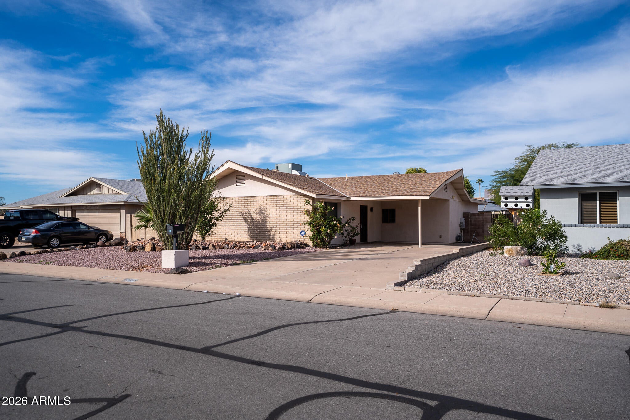 3844 W LUPINE Avenue