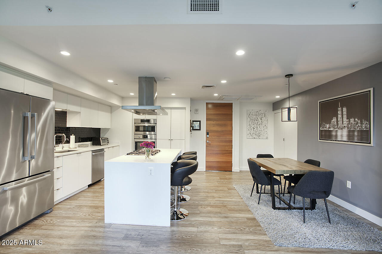 200 W PORTLAND Street 324