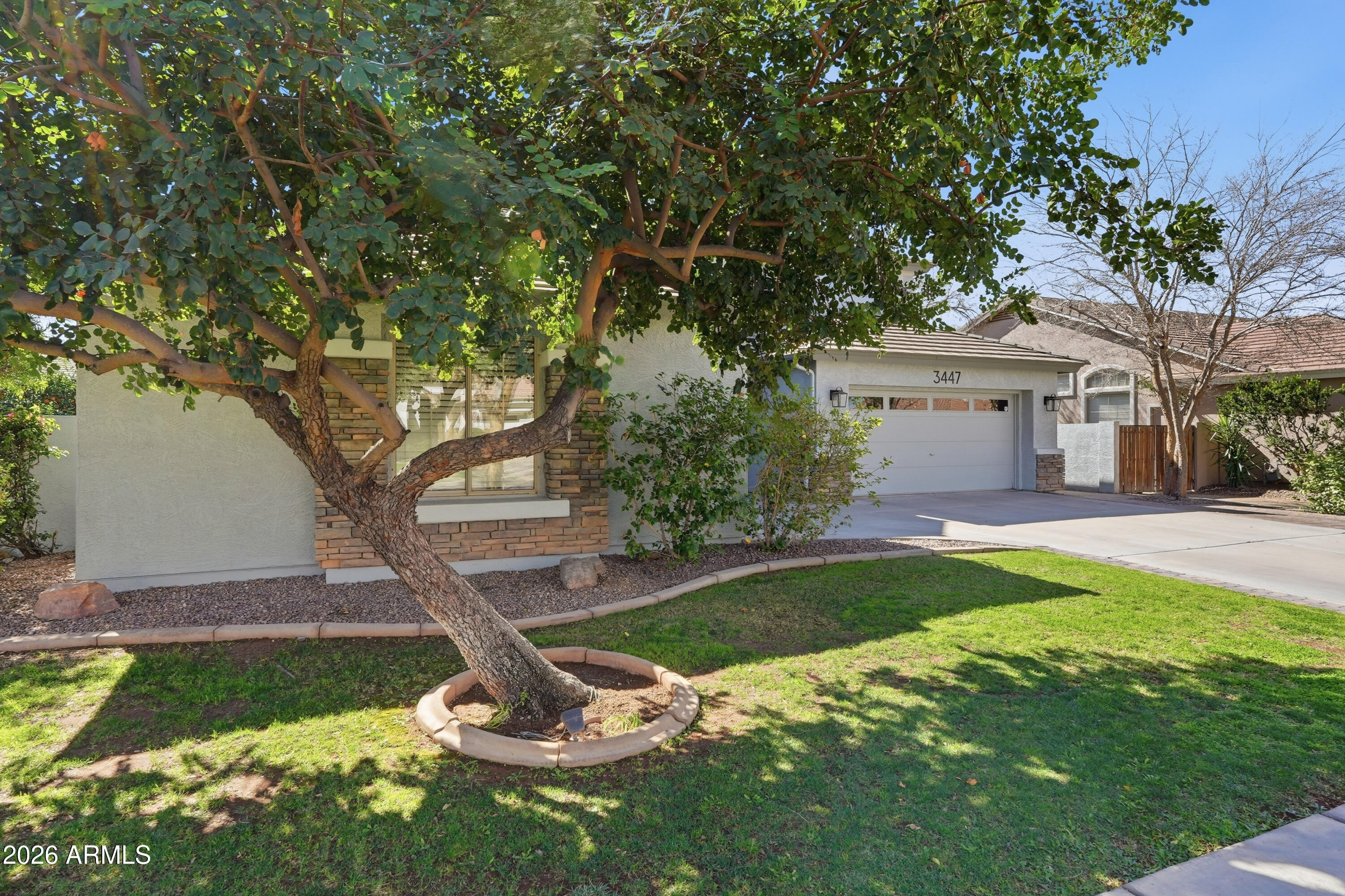 3447 E VAUGHN Avenue