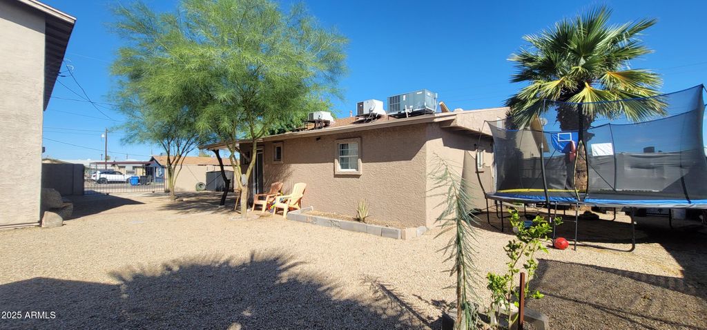 Photo of 301 E Southern Avenue E, Phoenix, AZ 85040 (MLS # 6936126)