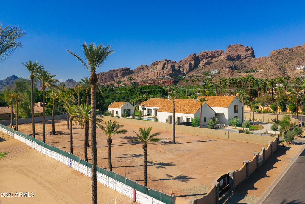 Photo of 4550 N Rubicon Avenue #1, Phoenix, AZ 85018 (MLS # 6925565)