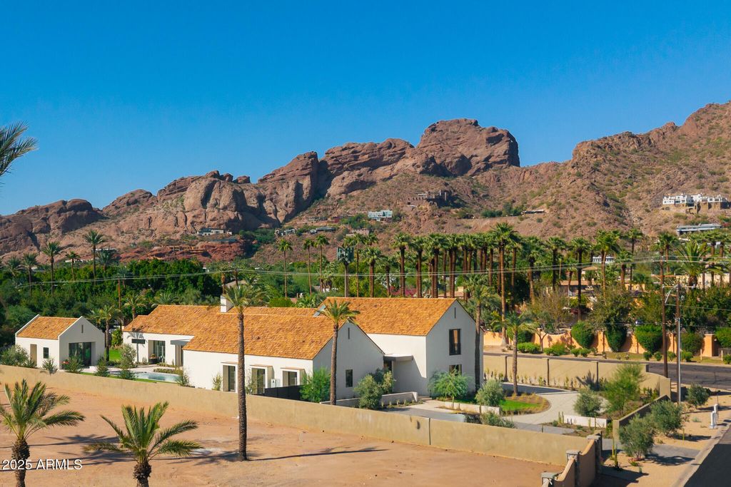 Photo of 4550 N Rubicon Avenue #1, Phoenix, AZ 85018 (MLS # 6925565)