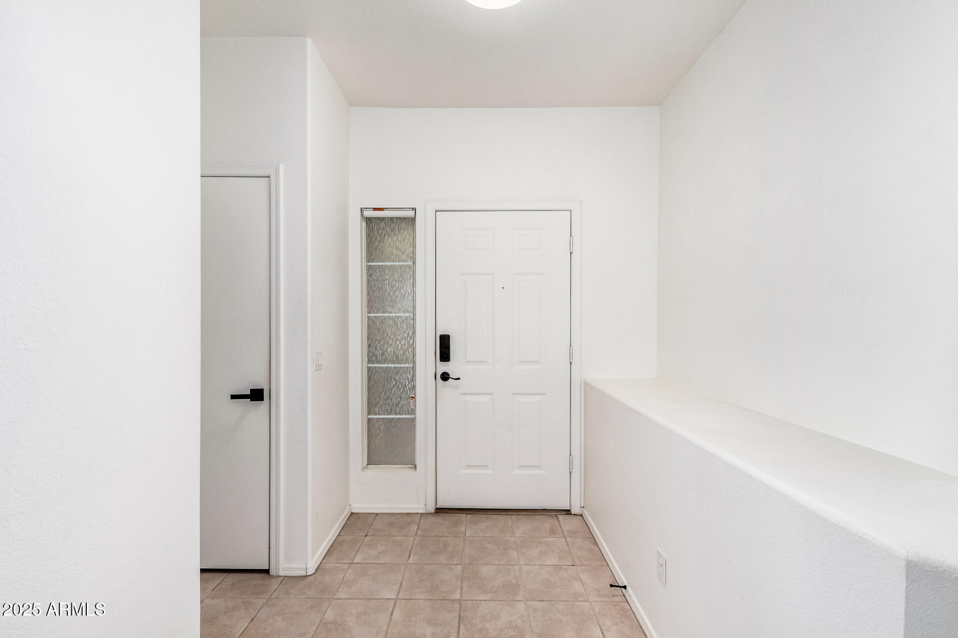 1961 N HARTFORD Street 1092