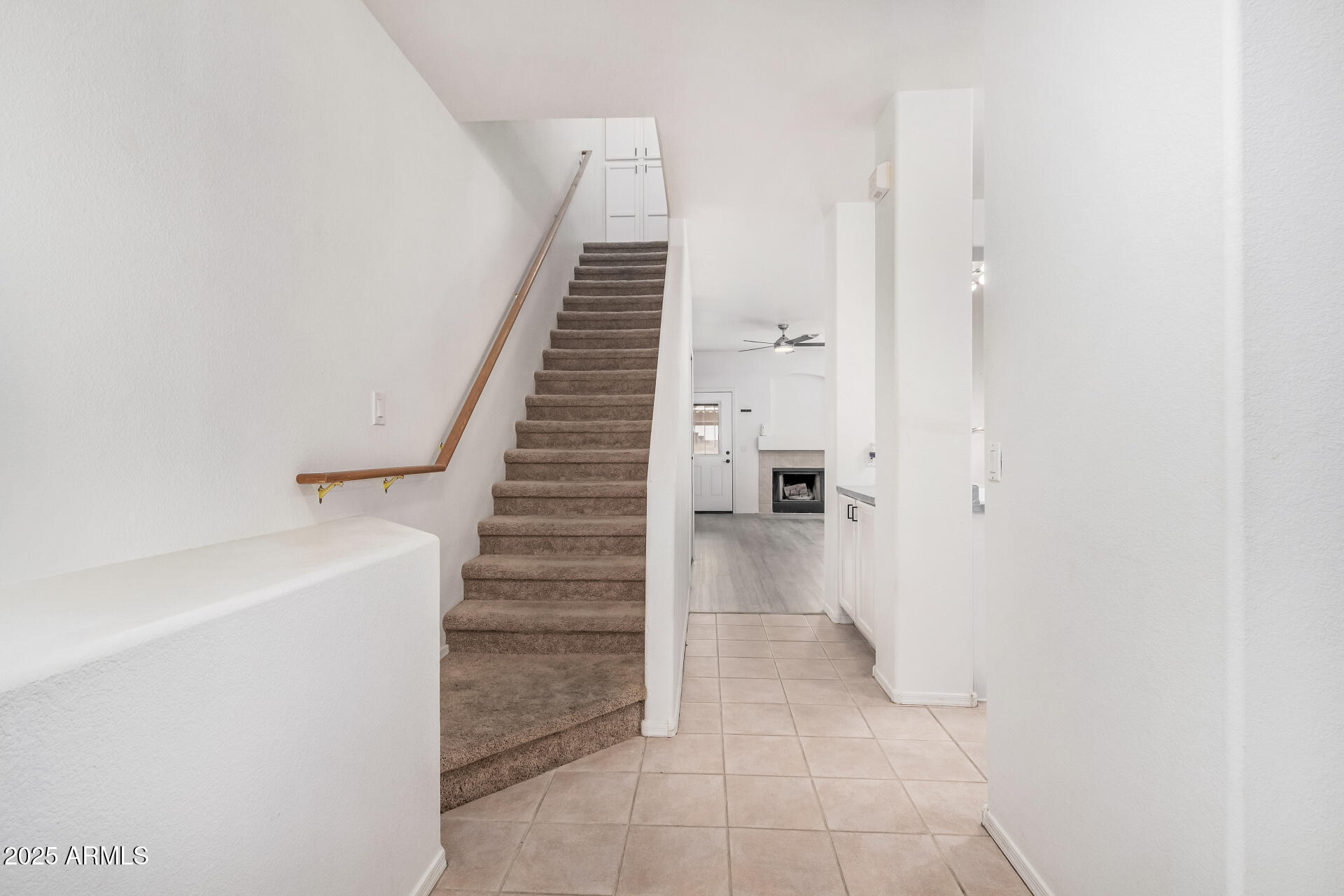 1961 N HARTFORD Street 1092