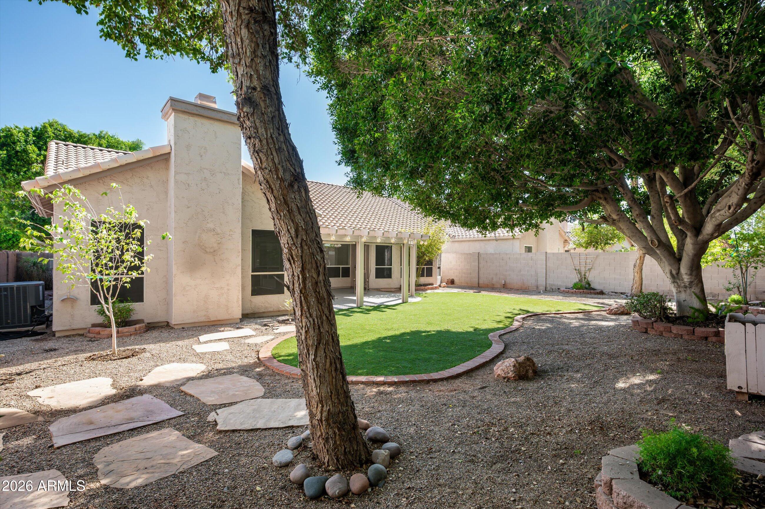 722 W KELTON Lane