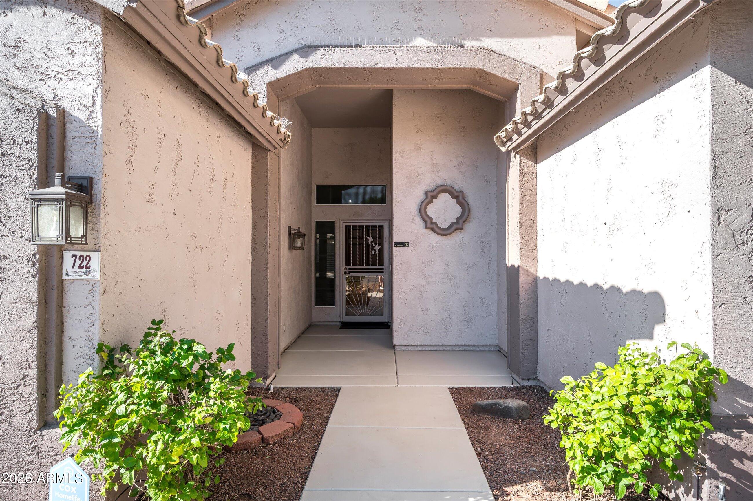 722 W KELTON Lane