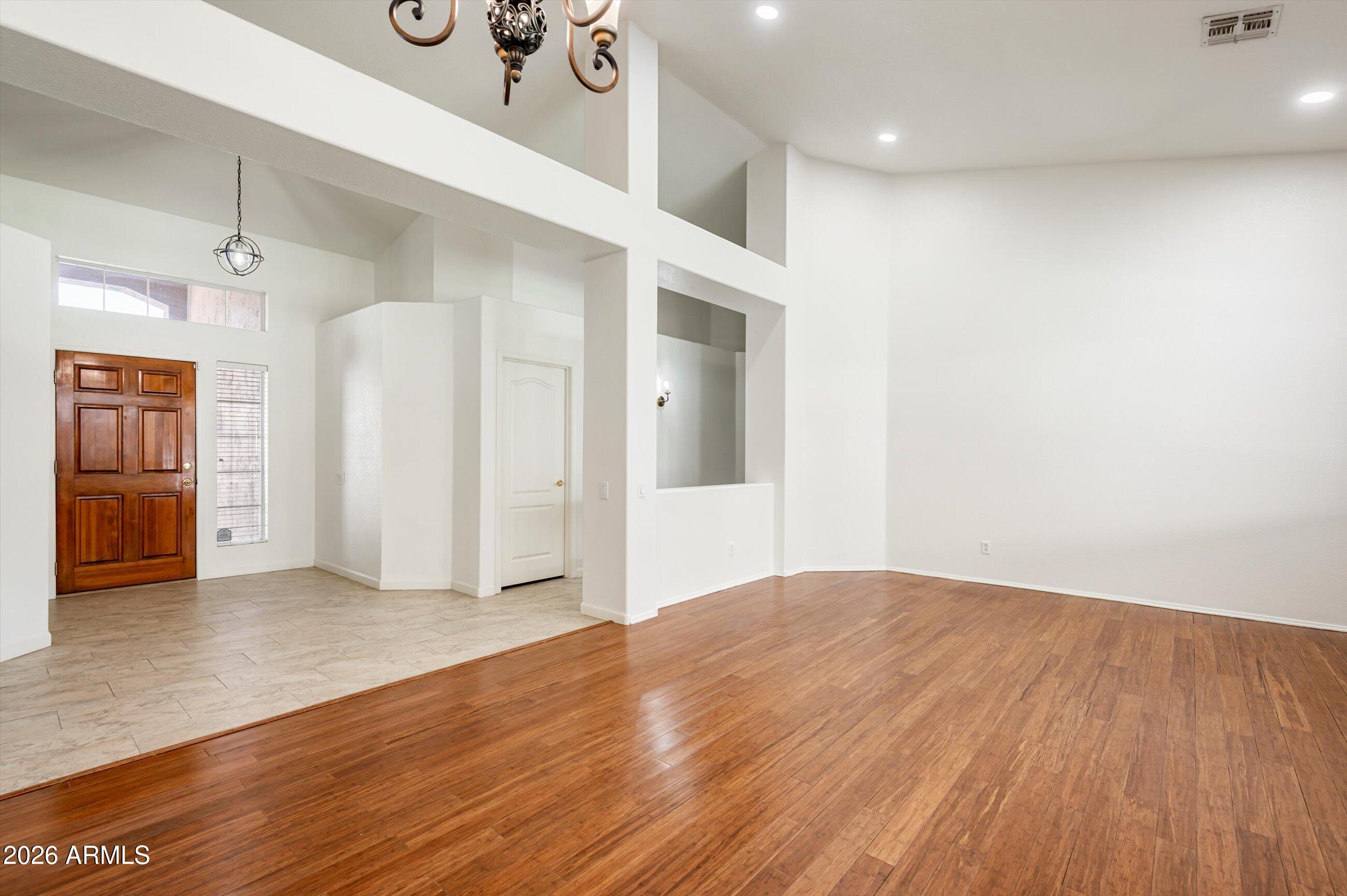 722 W KELTON Lane