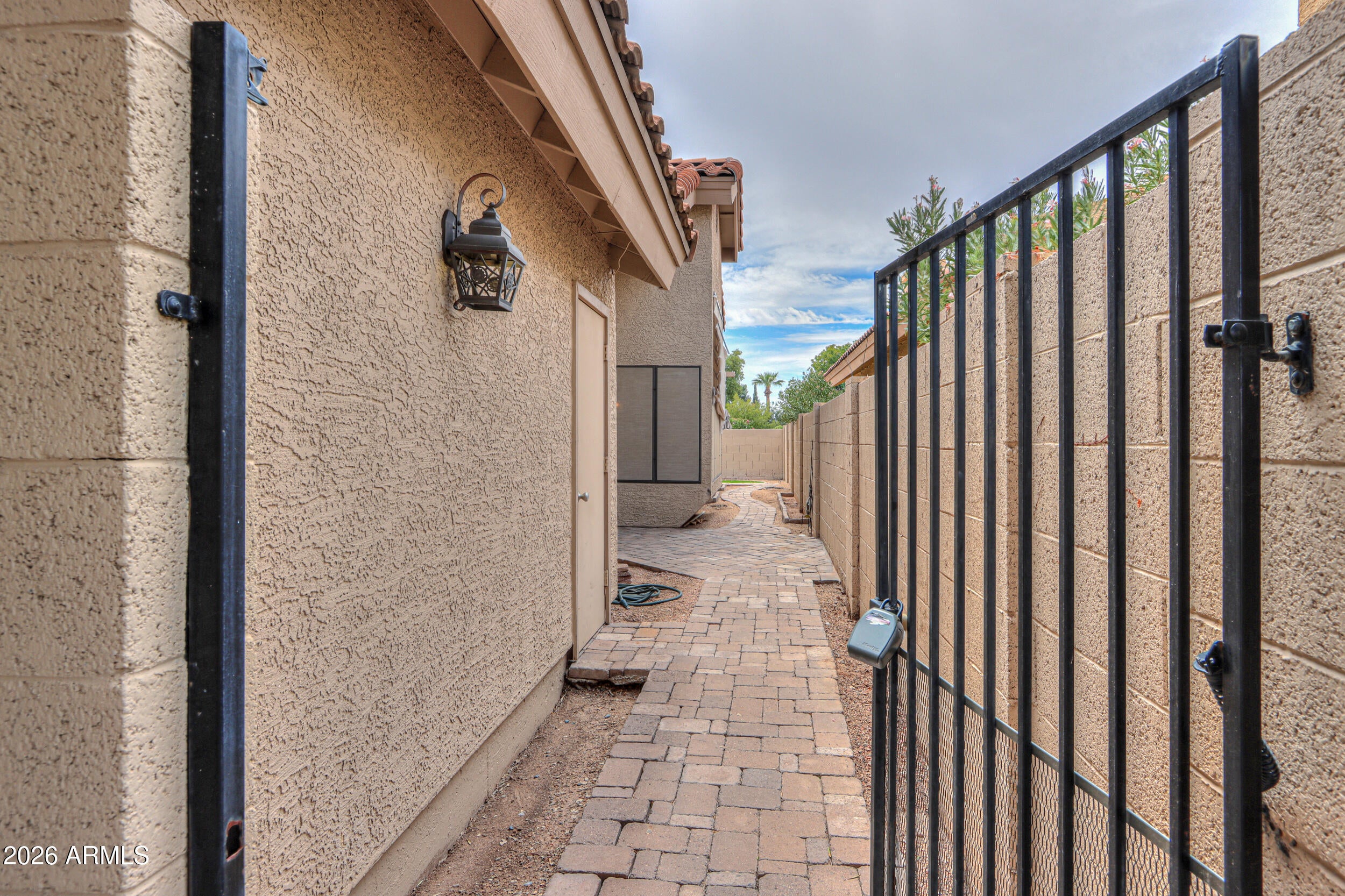 2337 W SHAWNEE Drive