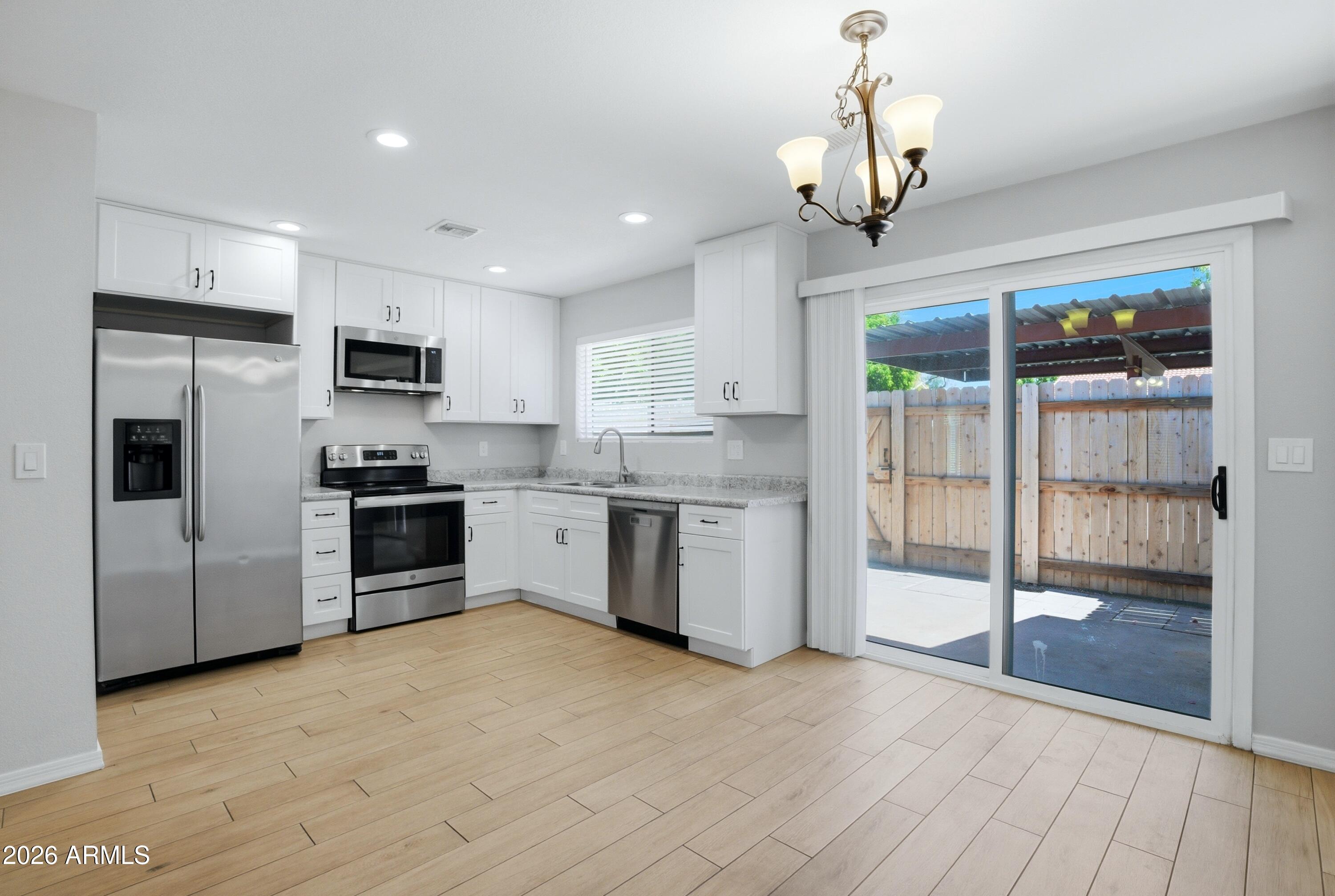 2844 E WALTANN Lane 4