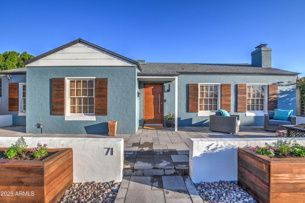 Photo of 71 W Cypress Street, Phoenix, AZ 85003 (MLS # 6992846)