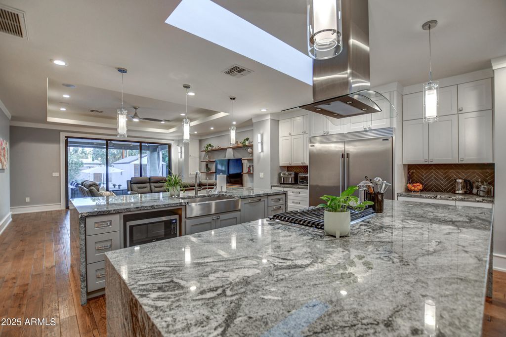 Photo of 71 W Cypress Street, Phoenix, AZ 85003 (MLS # 6992846)