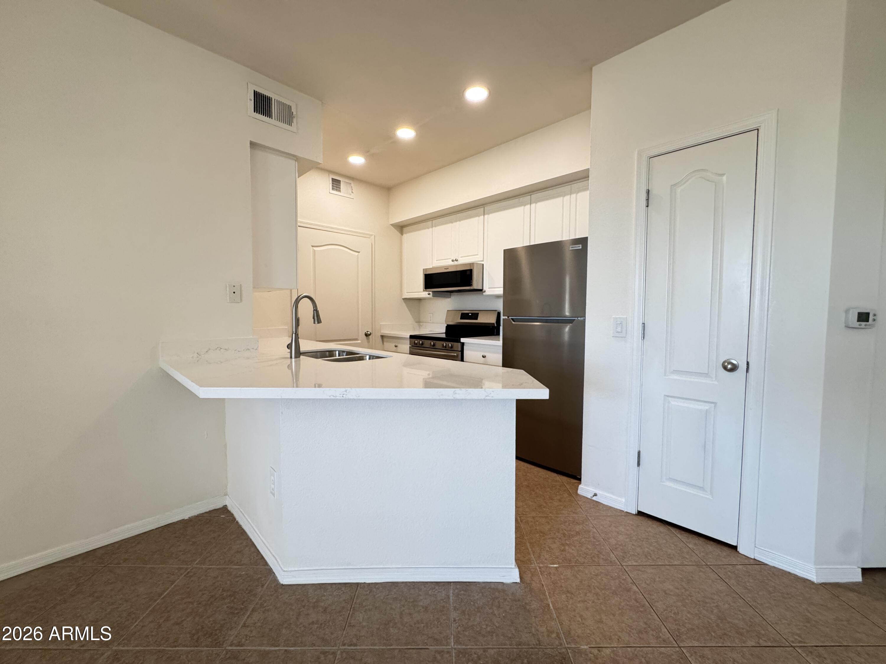 1701 E COLTER Street 185