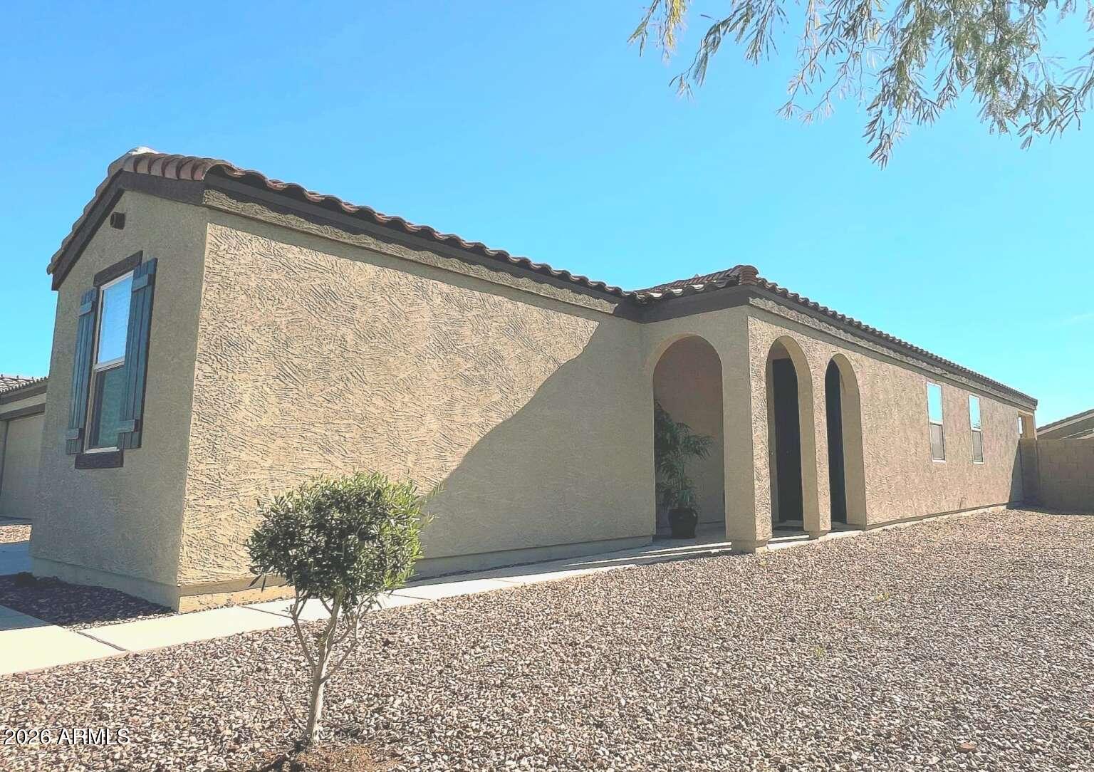 1747 E FONTANA Drive