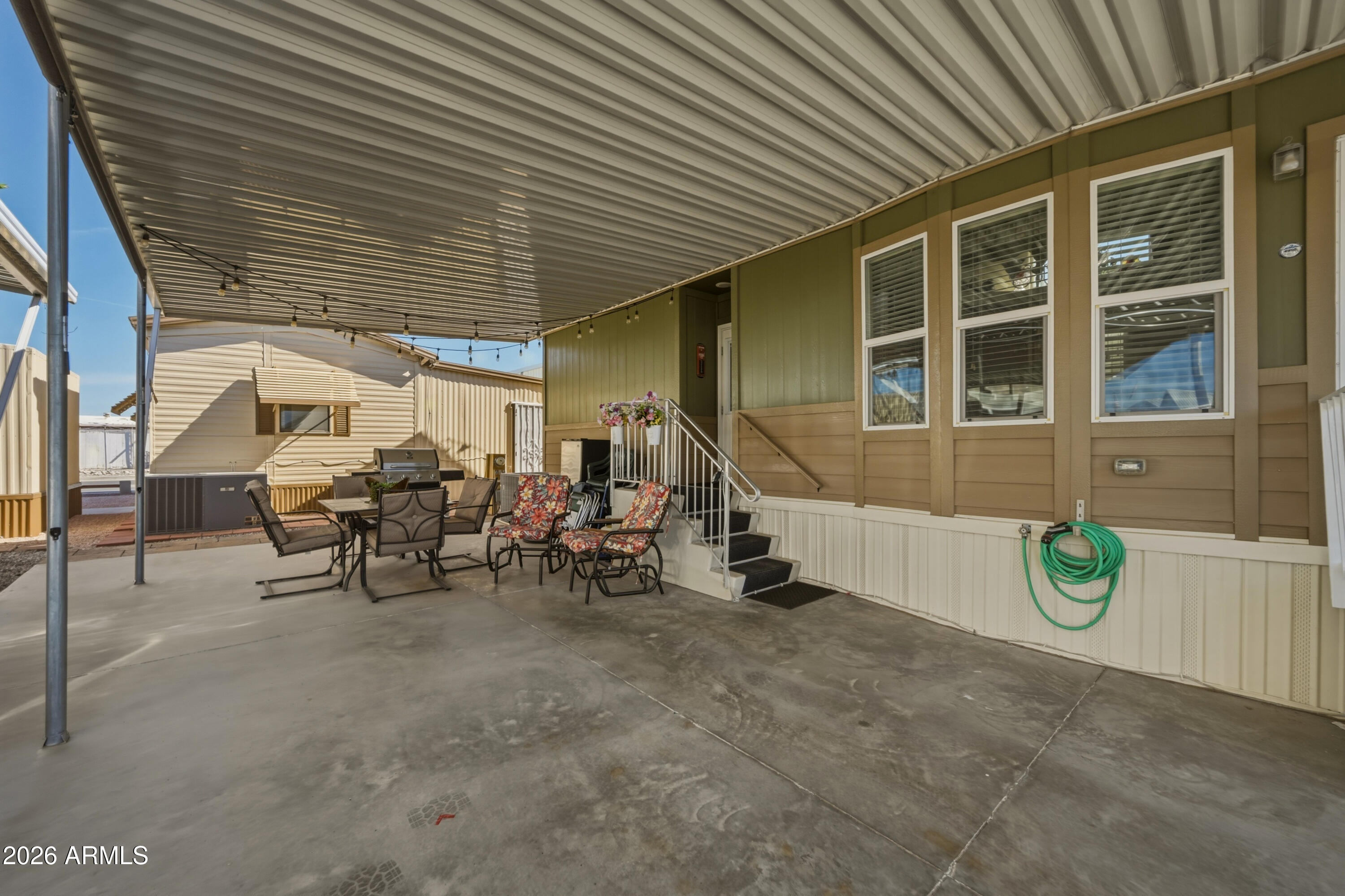 120 E MESQUITE Drive