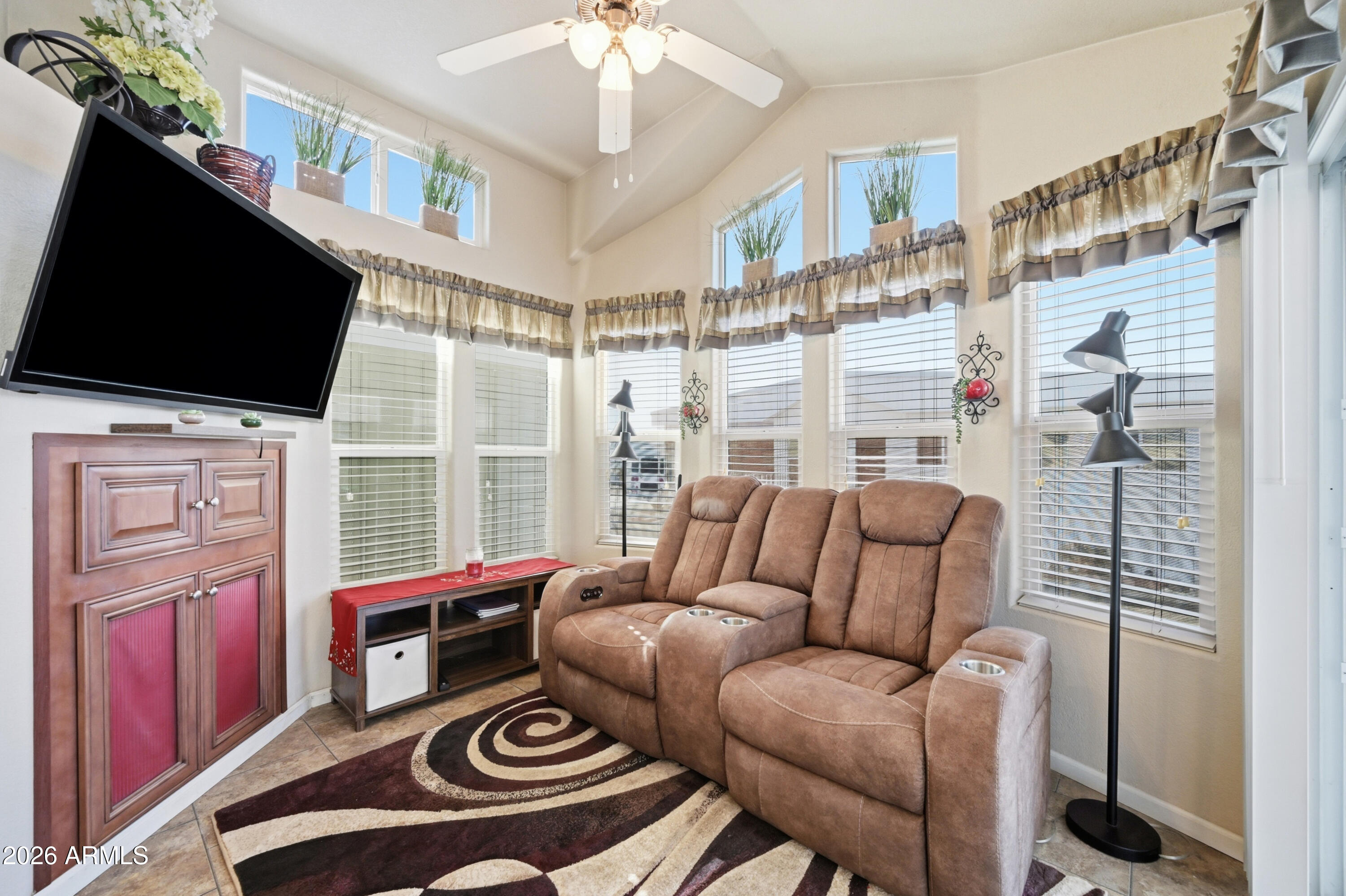 120 E MESQUITE Drive