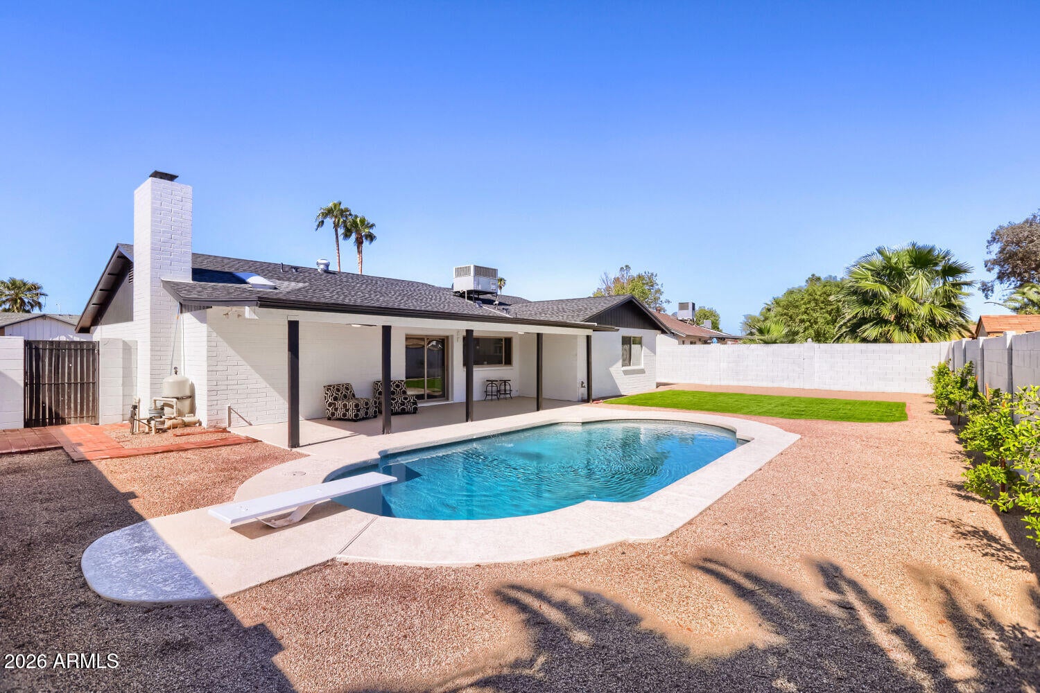 3203 N WOODBURNE Drive