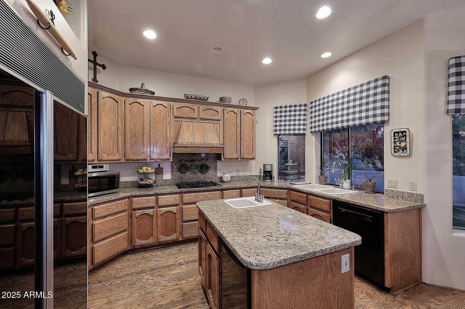 39241 N BOULDER VIEW Drive