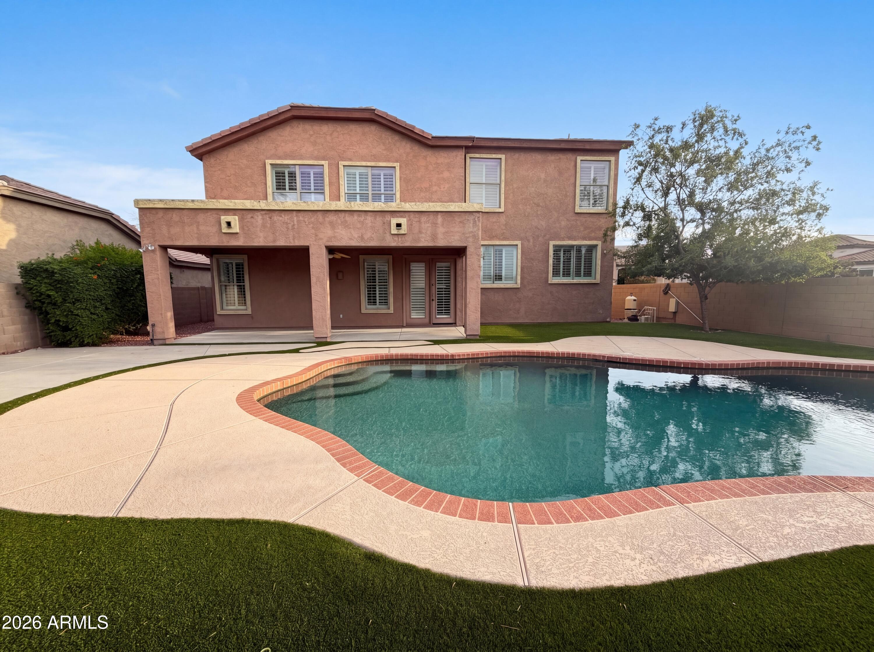 2113 W EAGLE FEATHER Road