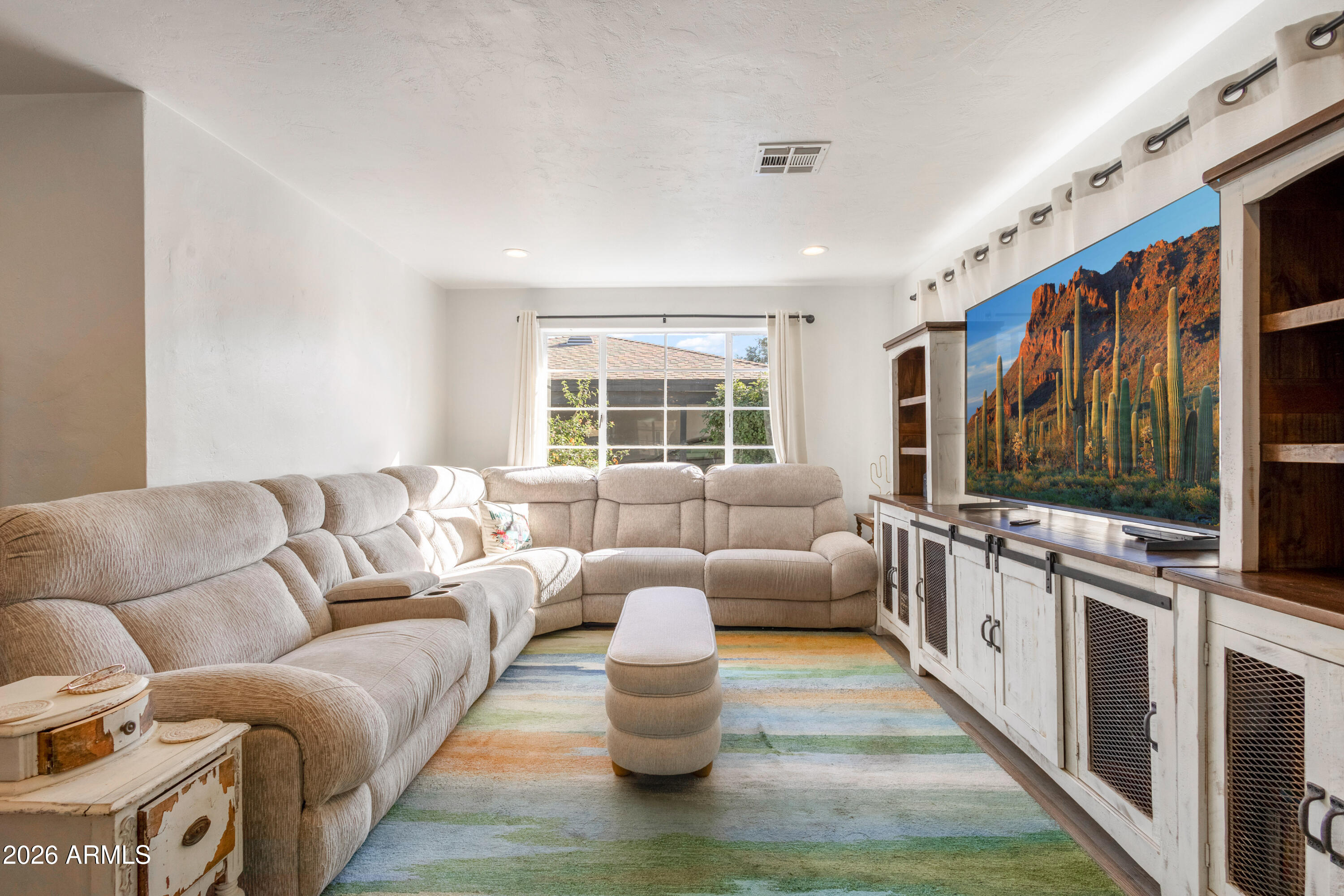 708 E NORTHVIEW Avenue