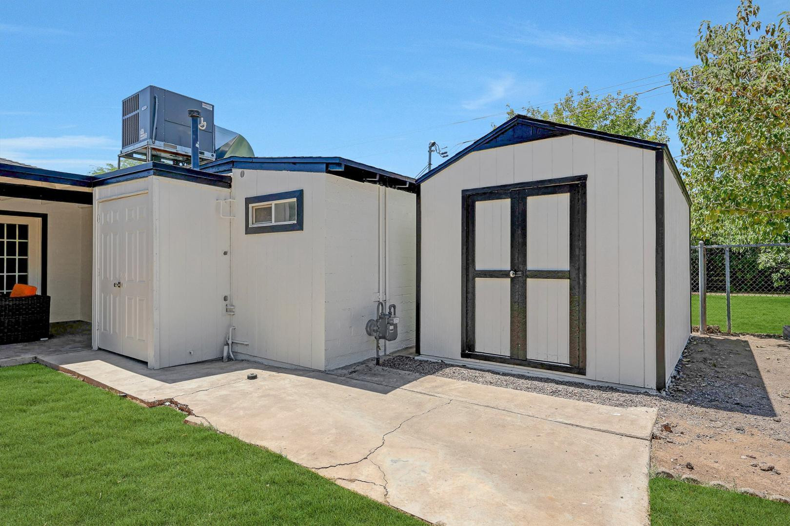 224 W Glenrosa Avenue