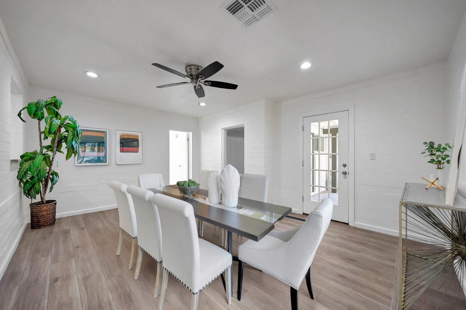 224 W Glenrosa Avenue