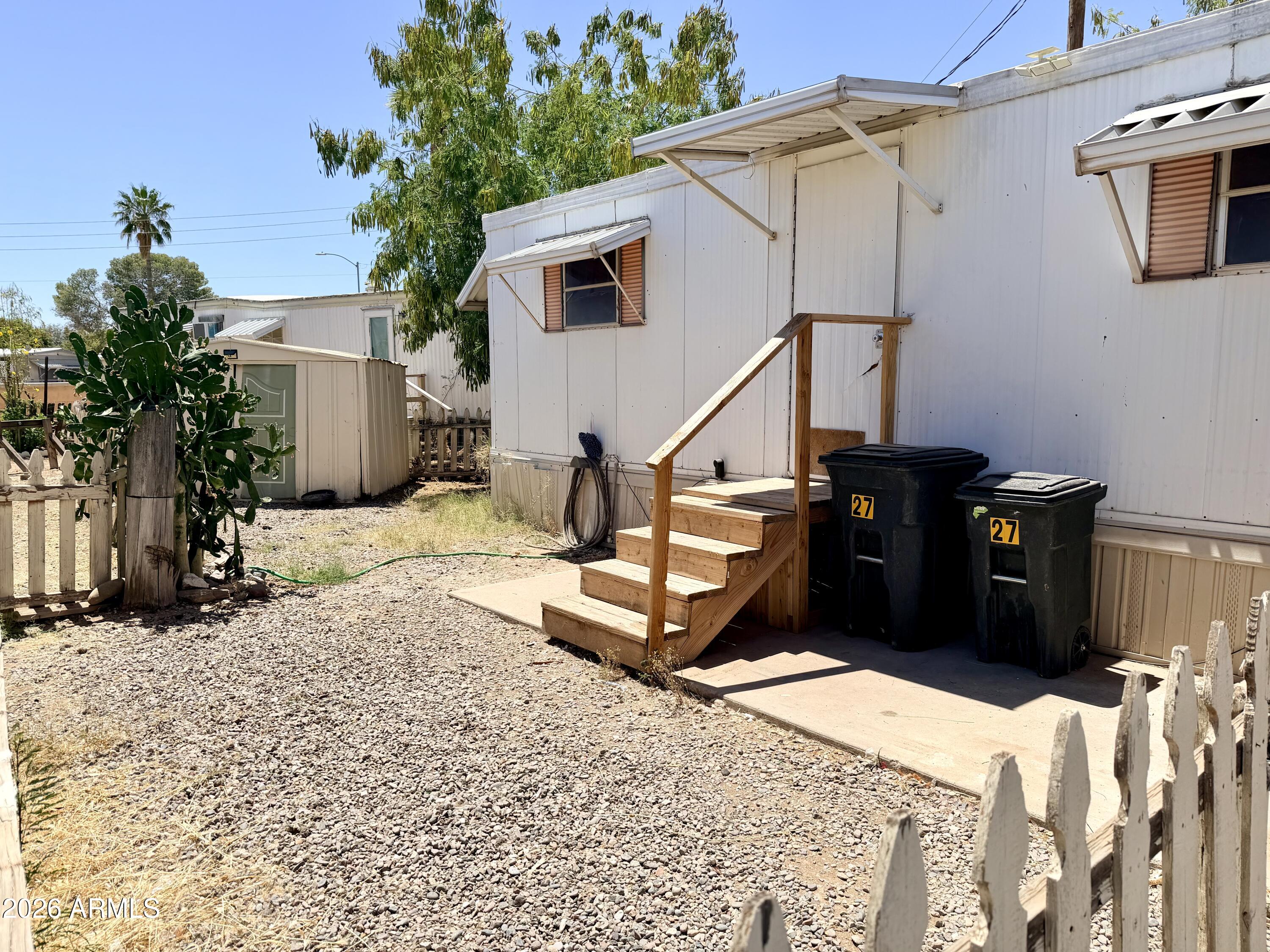 517 N AVENUE A -- 27