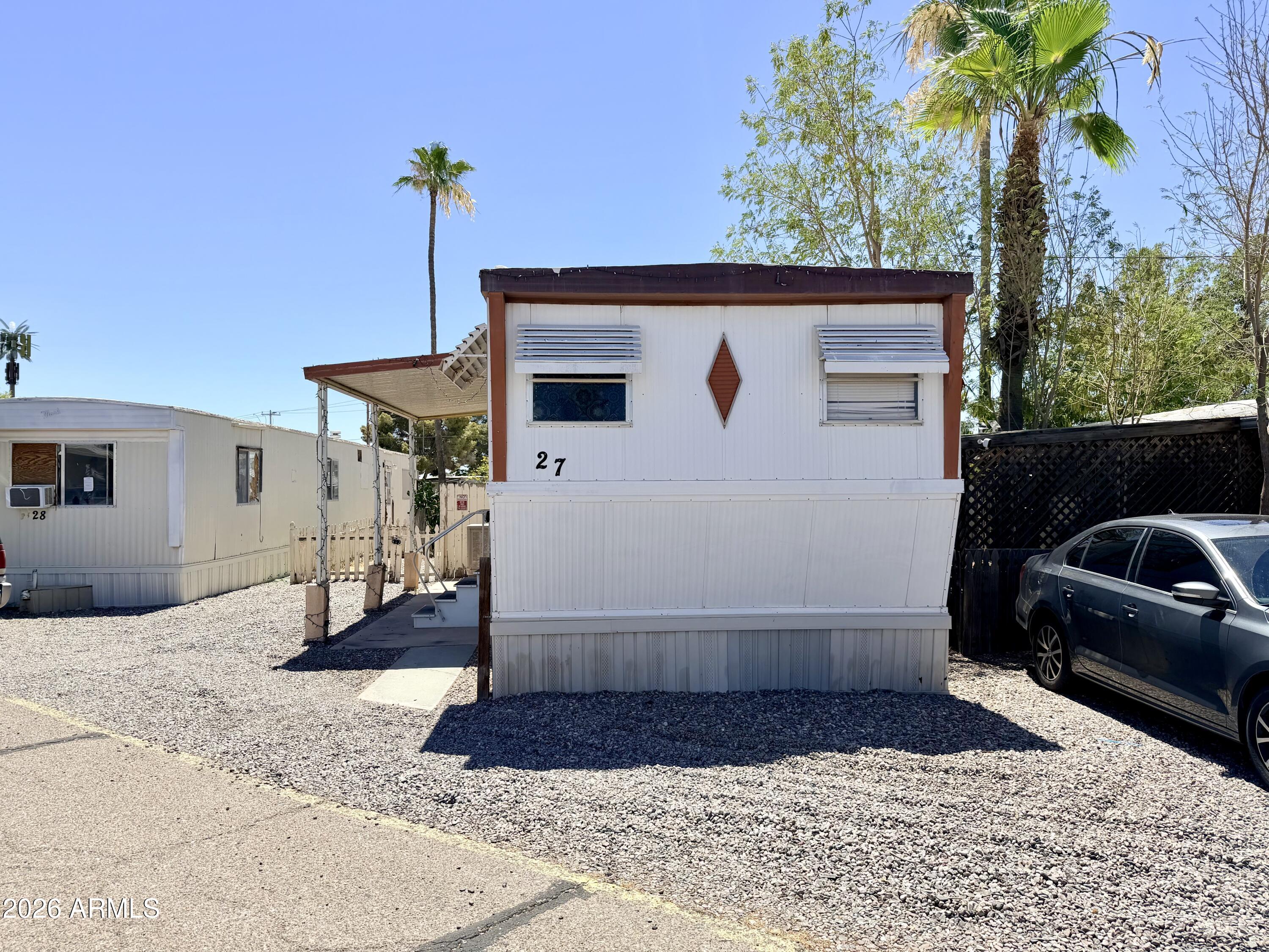 517 N AVENUE A -- 27