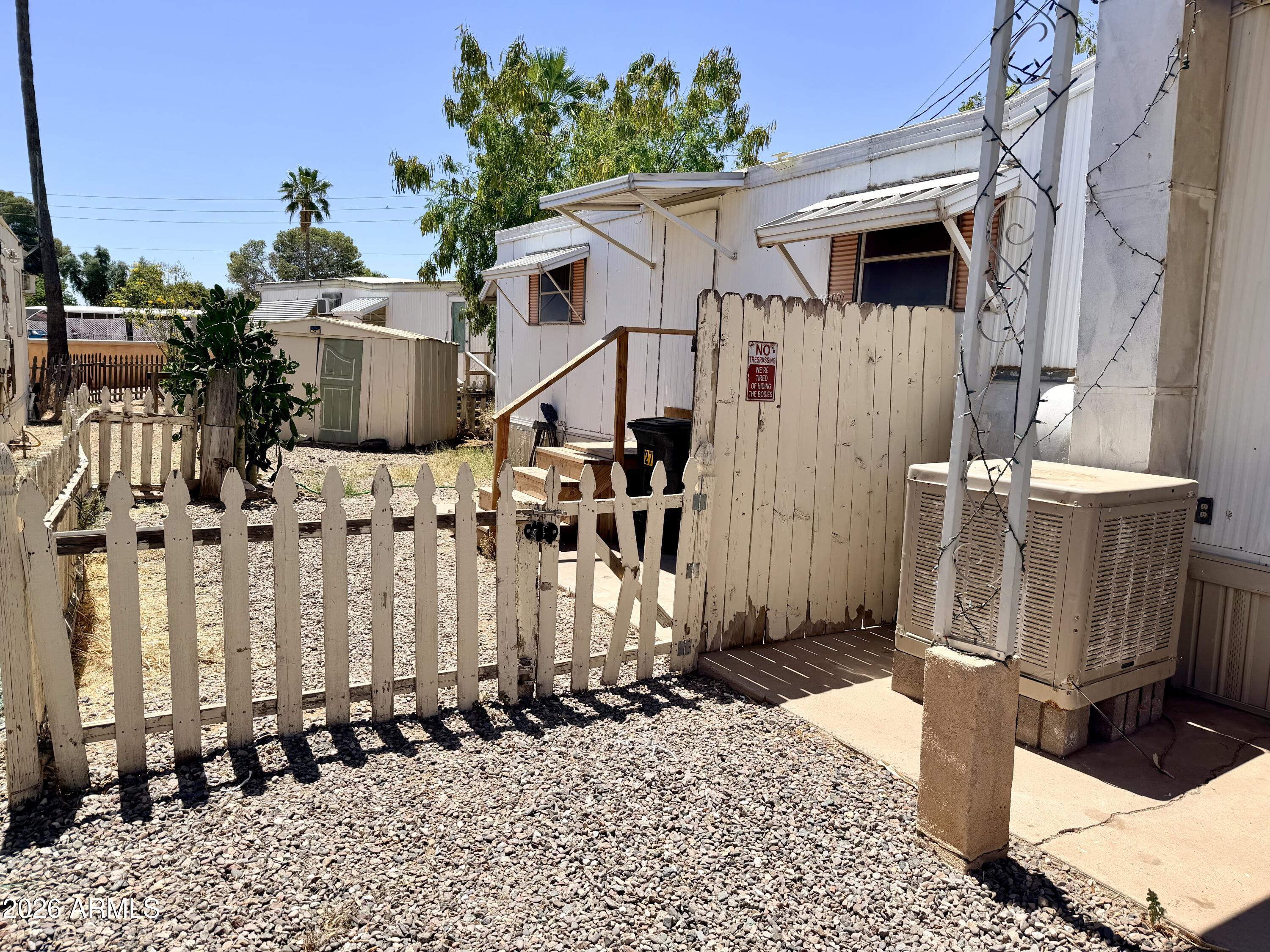 517 N AVENUE A -- 27