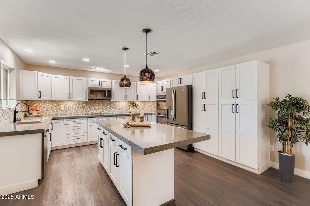 Photo of 202 N Florence Avenue, Litchfield Park, AZ 85340 (MLS # 6953986)