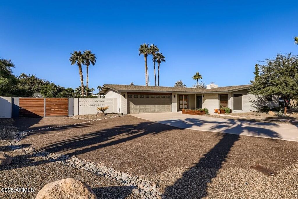 Photo of 202 N Florence Avenue, Litchfield Park, AZ 85340 (MLS # 6953986)