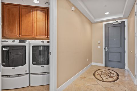 Photo of 2211 E Camelback Road #Unit 604, Phoenix, AZ 85016 (MLS # 7005978)