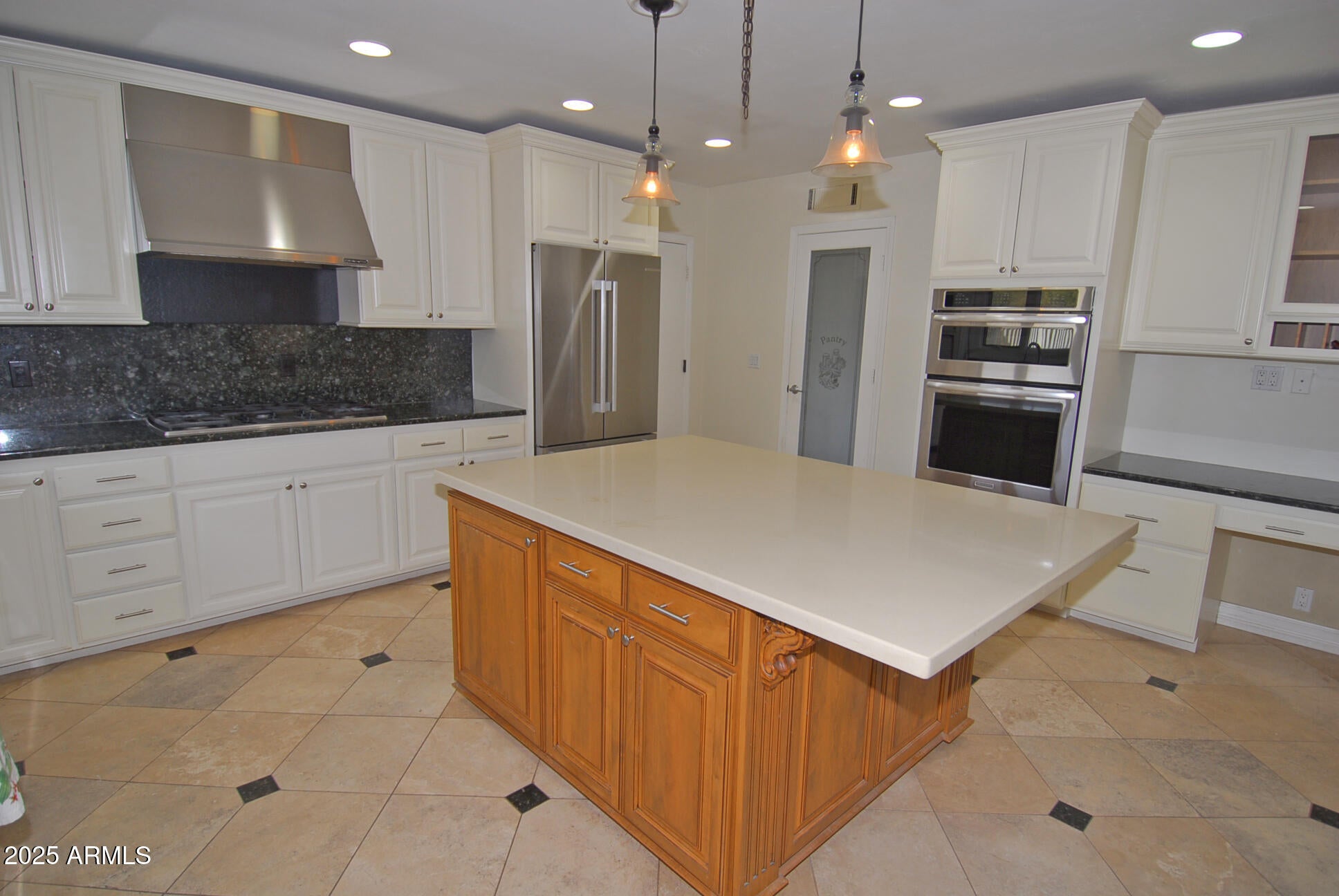 6531 N 43RD Place
