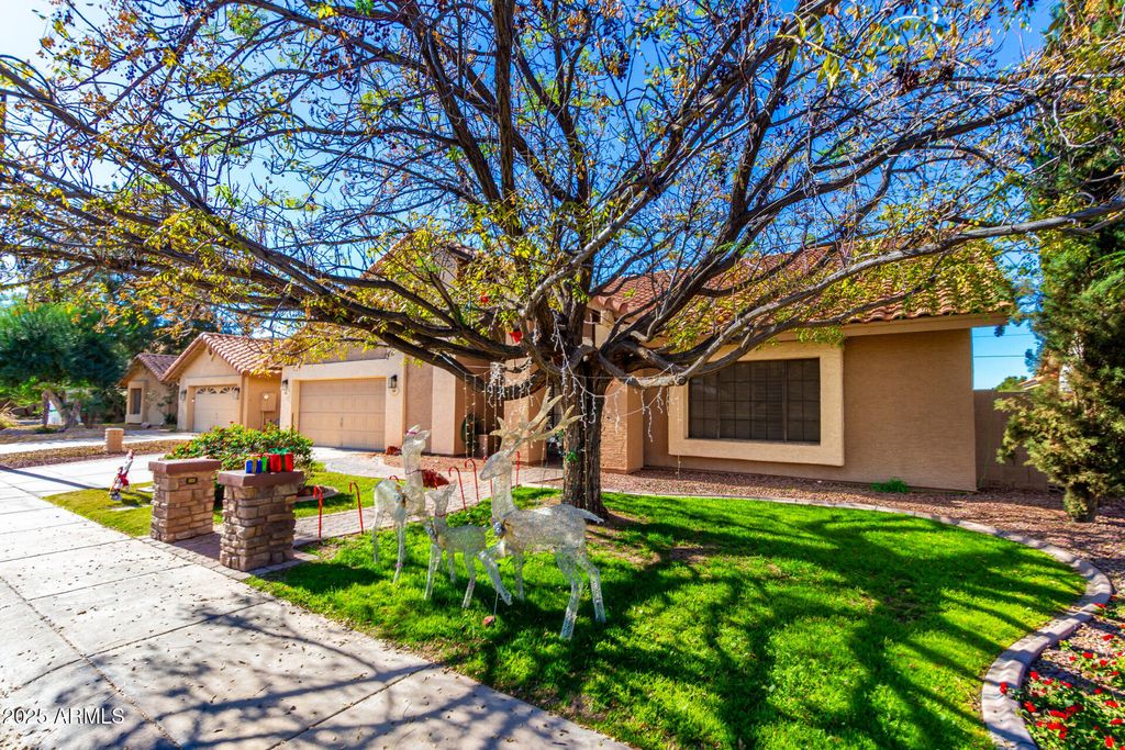 Photo of 650 S Bay Drive, Gilbert, AZ 85233 (MLS # 6959433)